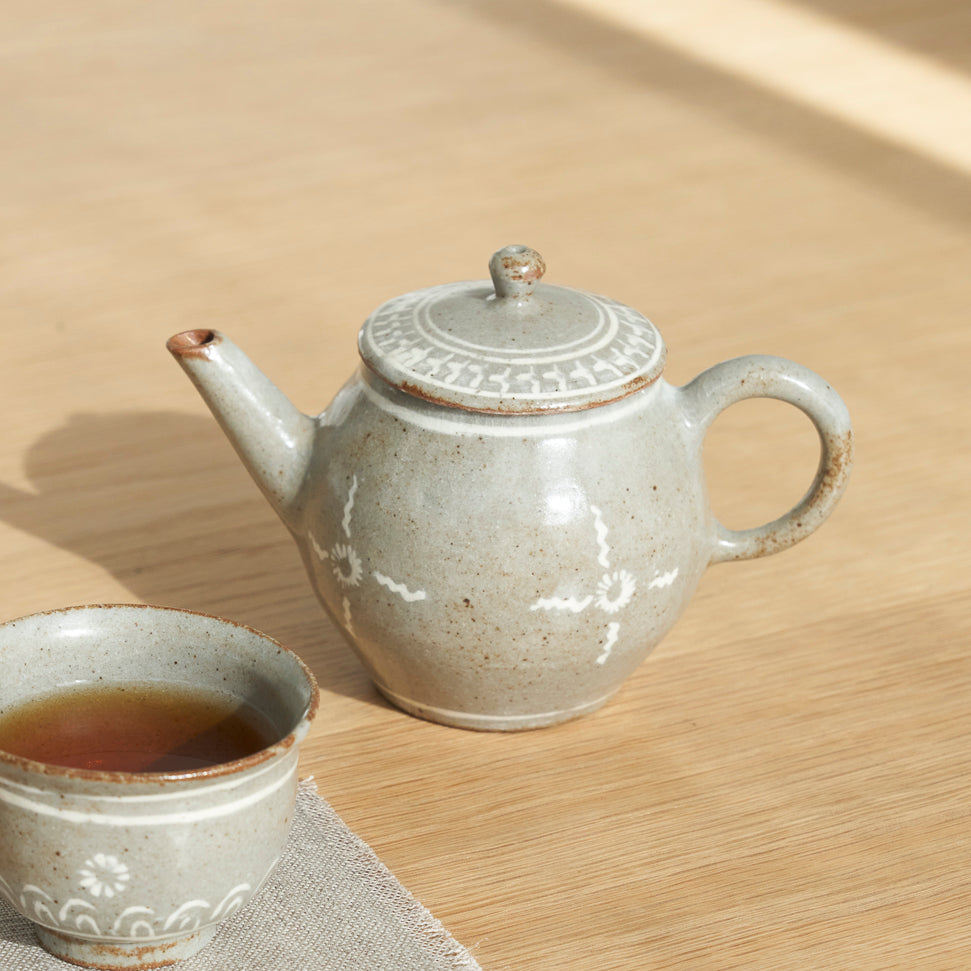 Tea pot