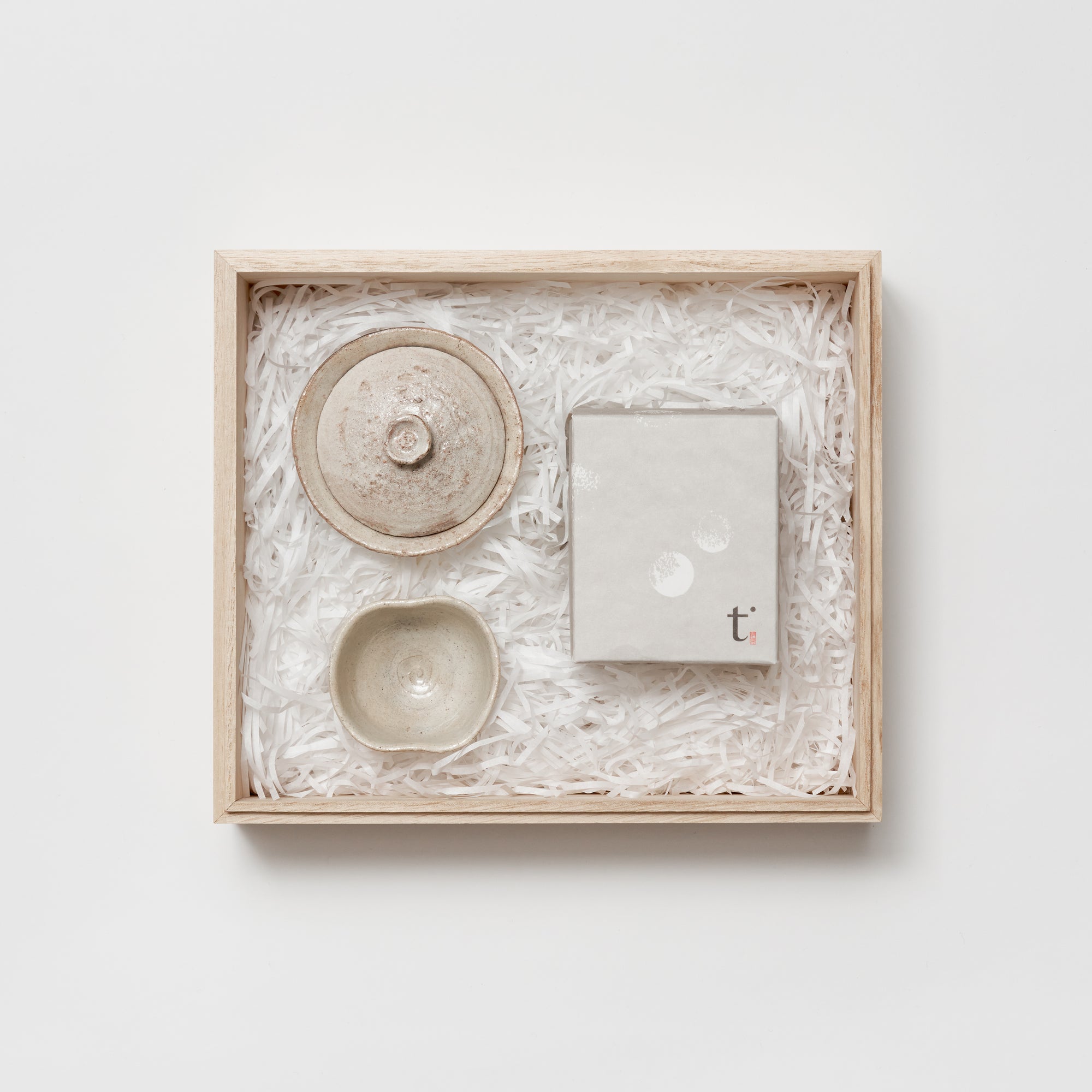 Charcoal-rosted Oolong and one-person tea set