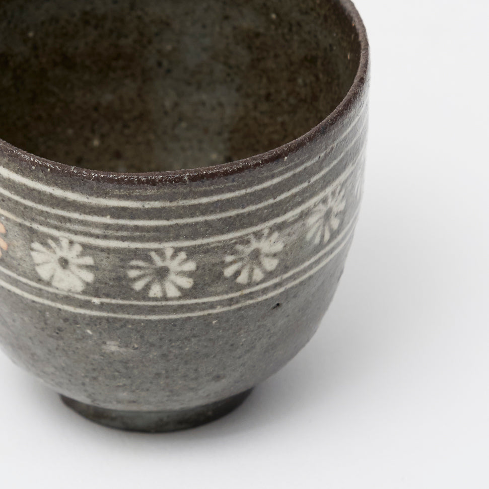 Buncheong porcelain Stamped pattern cup