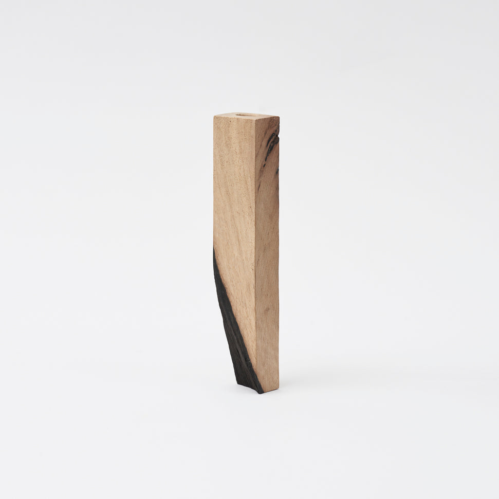 Wall-mounted persimmon tree vase (edge)