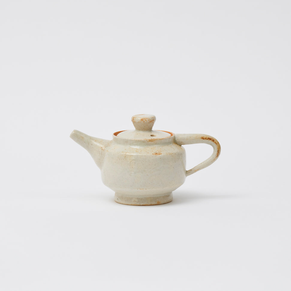 Tea pot
