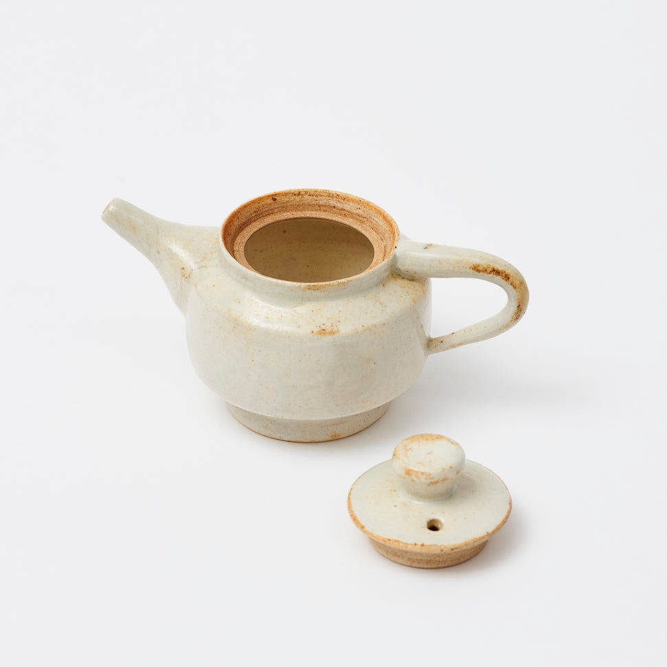 Tea pot