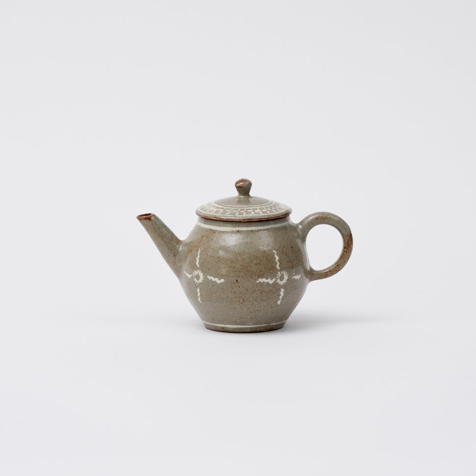 Tea pot