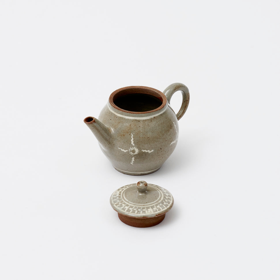 Tea pot
