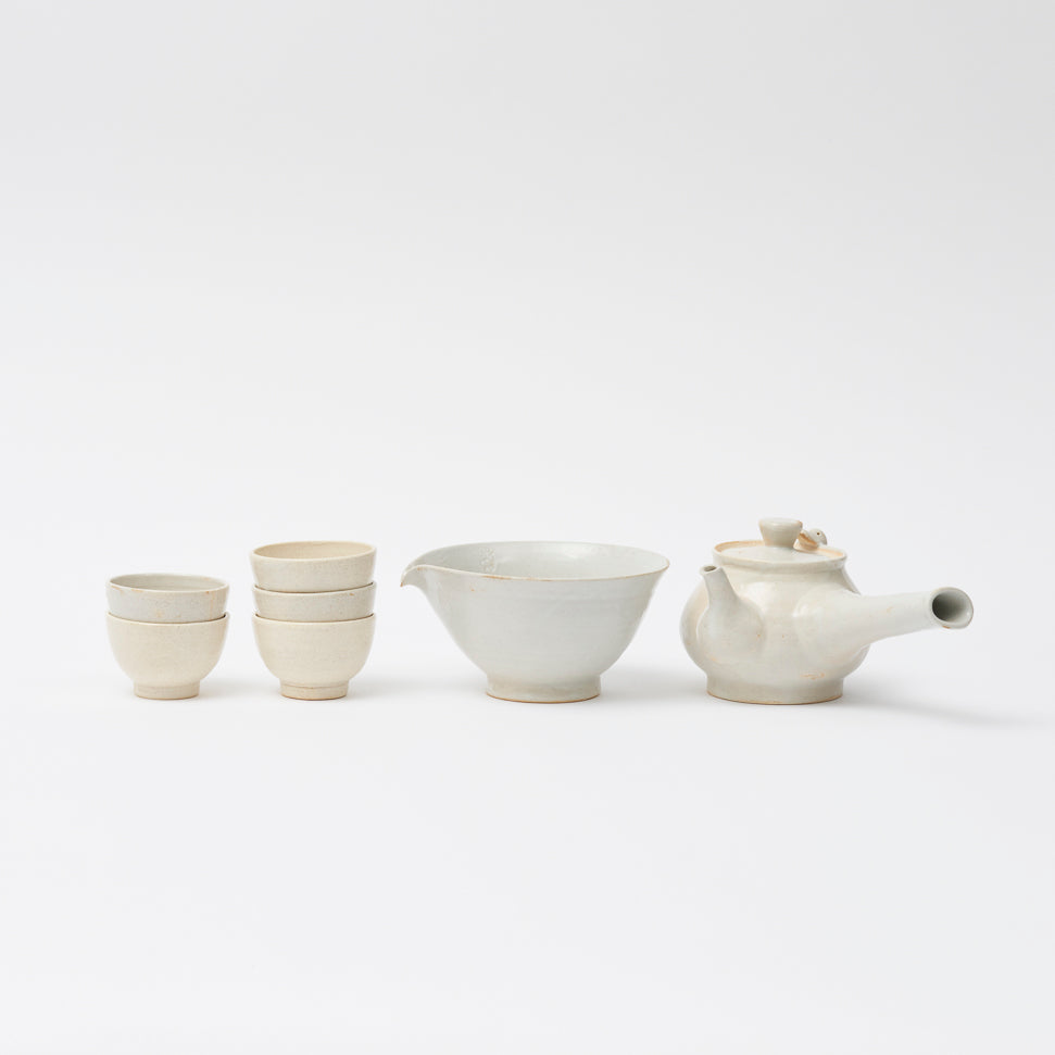 White porcelain tea ceremony set