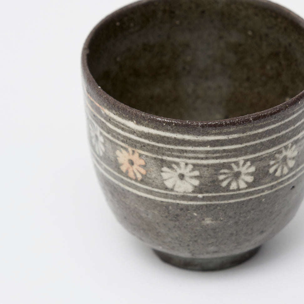 Buncheong porcelain Stamped pattern cup